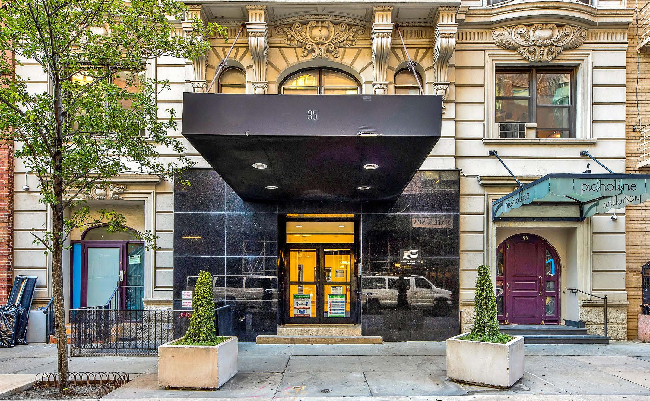 35 W 64th St